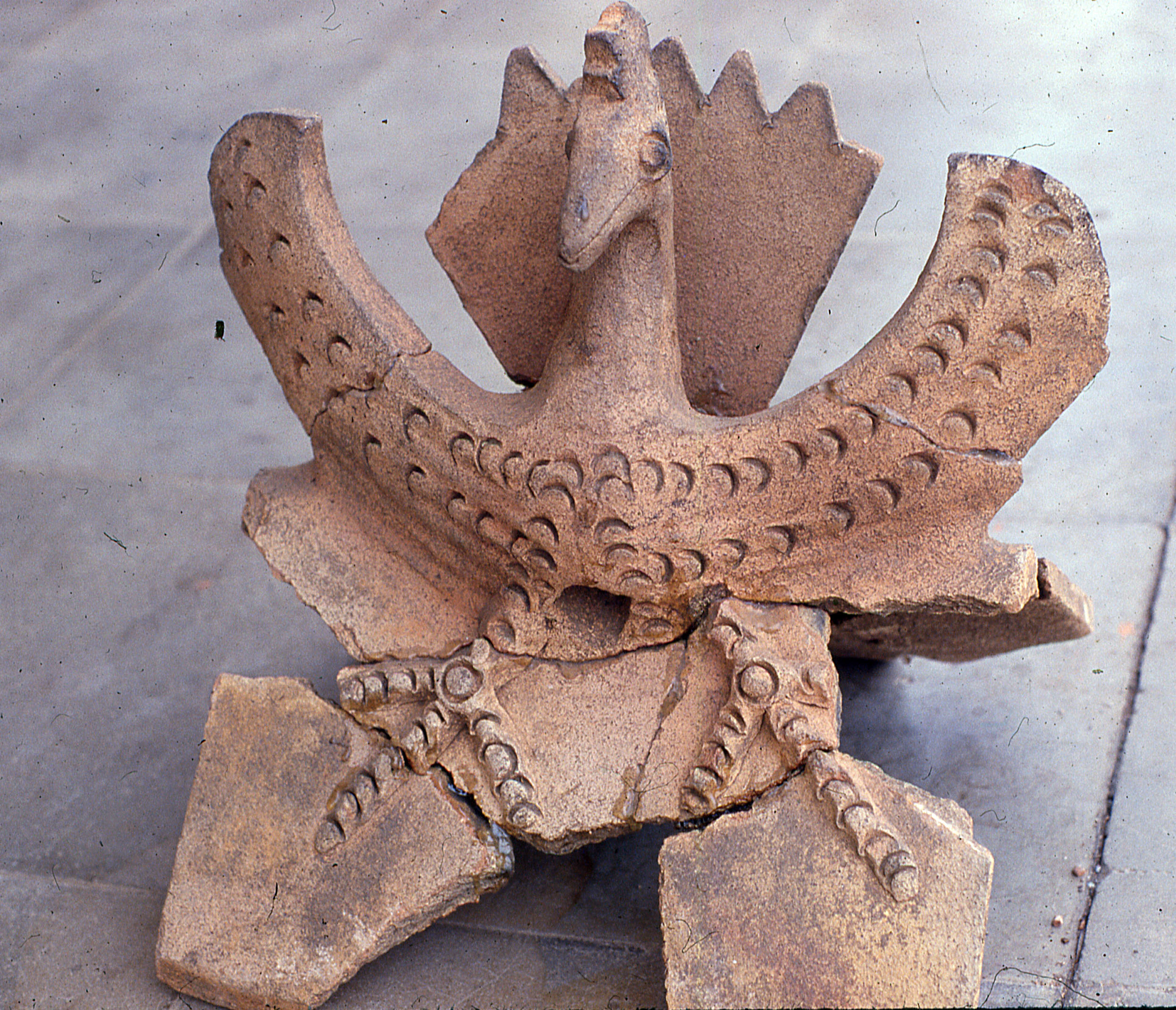 Photo 18 Rooftop decoration in the form of Garuda.jpg